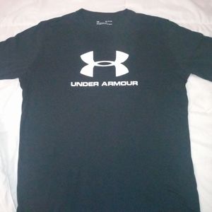 Men's Black Under Armour loose fit shirt XL